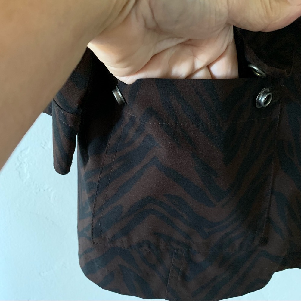 Chico’s Animal Print Brown and Black Zip Front Casual Blazer Size Large - Picture 11 of 13